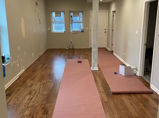 4323 S Wells St #1, Chicago, IL 60609