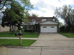 43813 Cranford Ave, Canton, MI 48187
