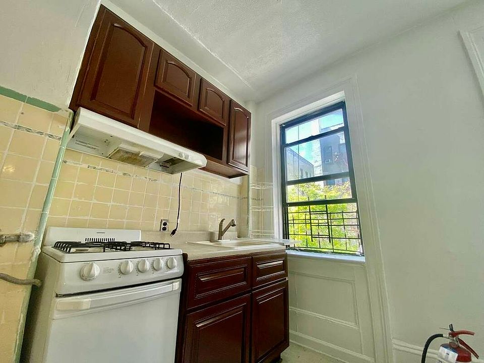 1st image of 211 Meserole St #3L