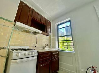 211 Meserole St #3L, Brooklyn, NY 11206