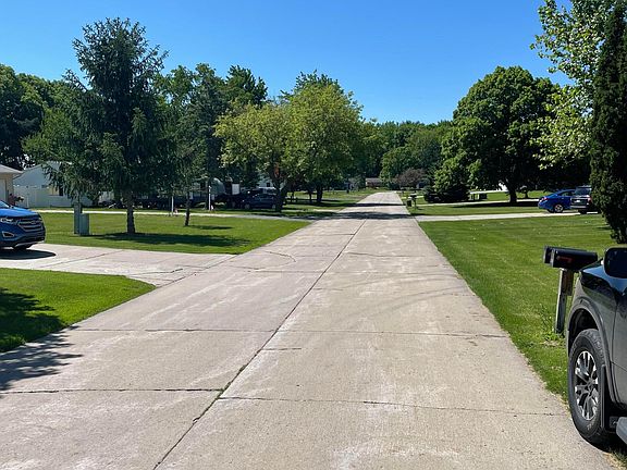 View of street in front of the property. Family-friendly neighborhood