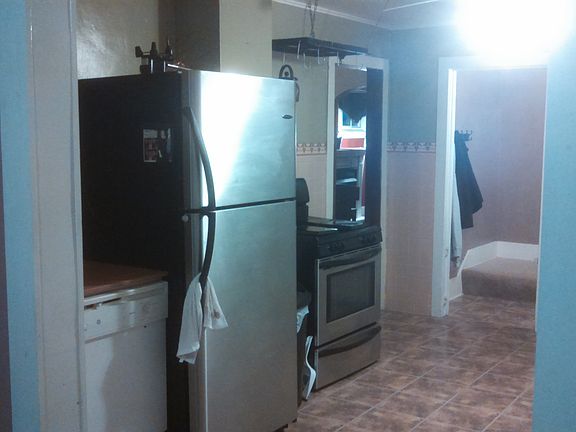 5th image of 578 E Schenck St