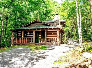 820 Sutton Pl, Gatlinburg, TN 37738