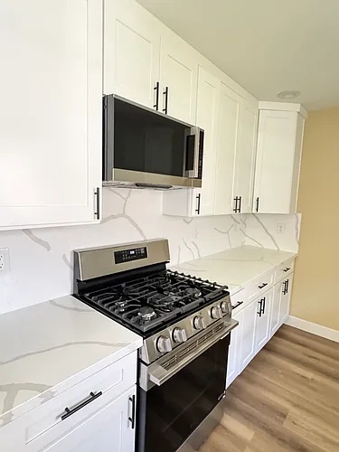 2016 Pine Ave #C Photo 1