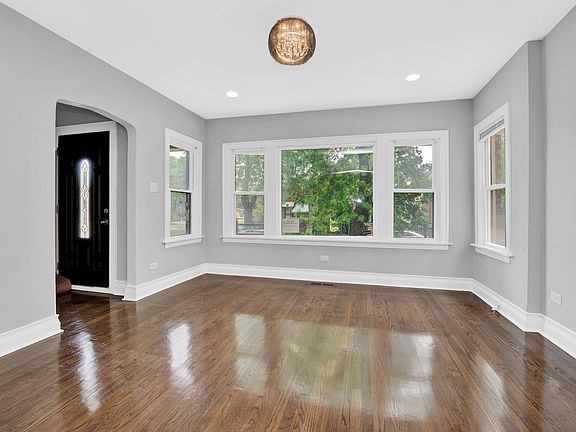 3rd image of 6608 S Hoyne Ave