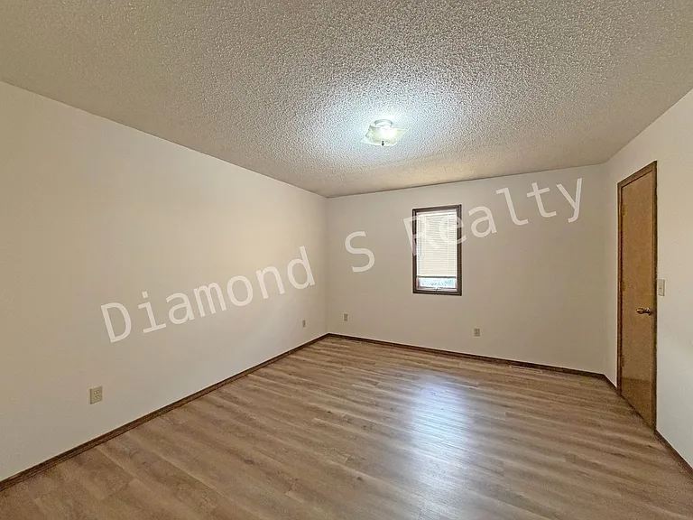 1201 N Main St — Photo 10