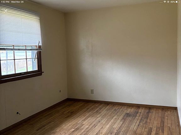 5th image of 2820 Hawthorne Dr