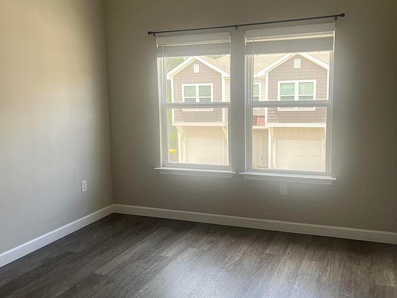 3rd image of 1810 Stable Ln