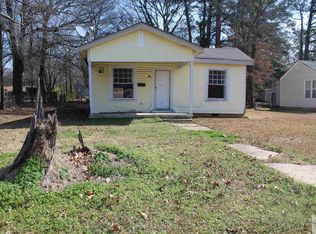 1213 S Main St, Hope, AR 71801