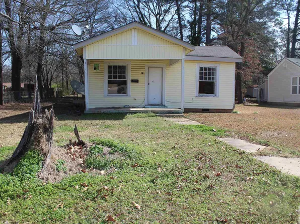 1213 S Main St, Hope, AR 71801