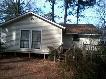 5th image of 925 Martha Dr