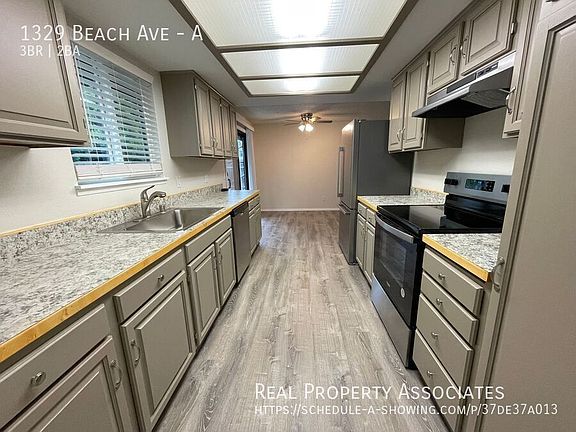 4th image of 1329 Beach Ave #A