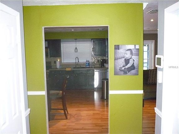 3rd image of 826 Spicewood Dr