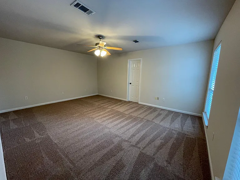 11327 Hampton Ct — Photo 9