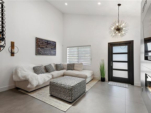 3rd image of 2095 Cove Ln