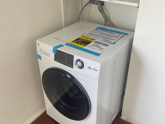 Newly installed Washer/Dryer combo!

Put Dirty clothes in, set it, forget it, Clothes come out clean and dry!