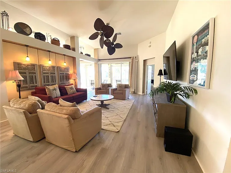 1570 Winding Oaks Way #201 — Photo 6
