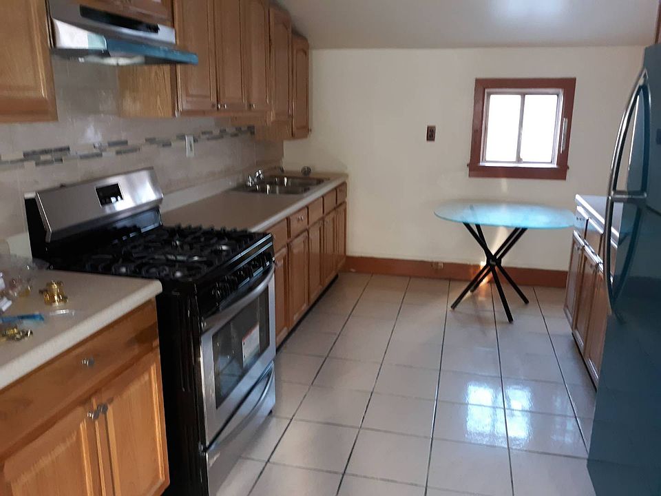 1st image of 11-13 Beekman Ave Fl 3rd