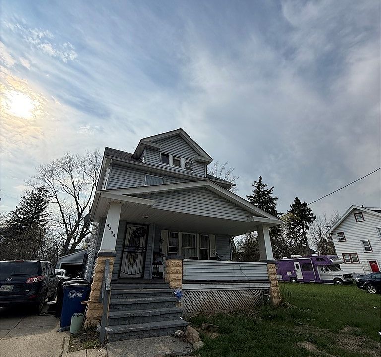 2nd image of 4234 E 111th St