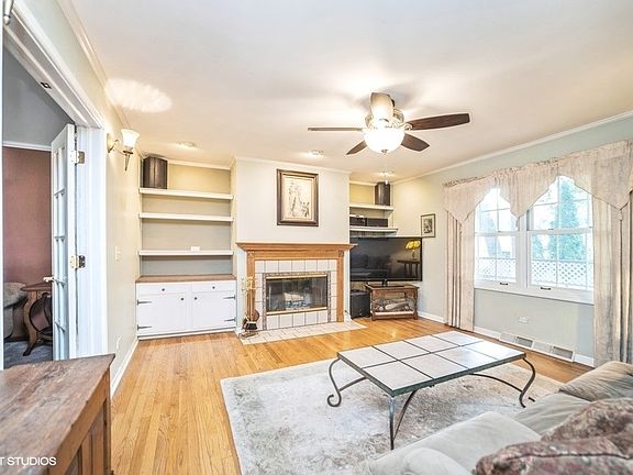 5th image of 615 Hawthorne Ct