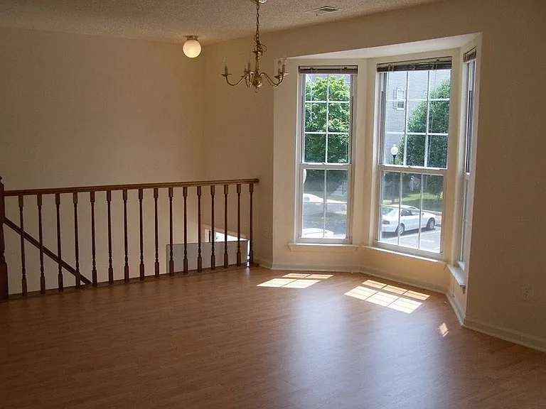 40 Walnut St — Photo 2