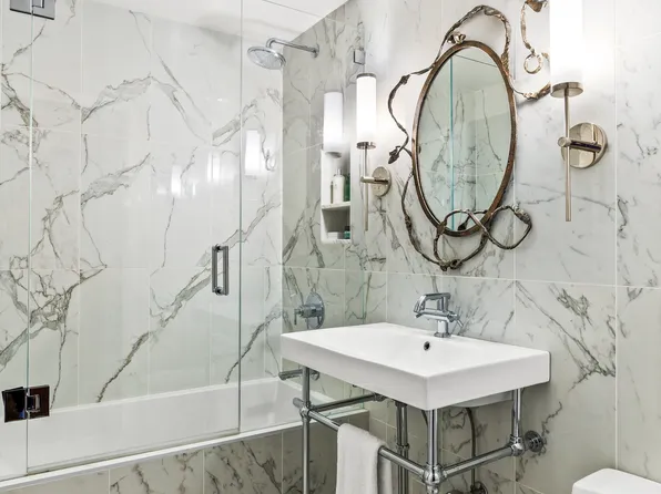 37 West 12th Street image 13 of 16