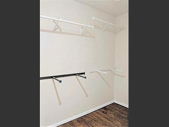 5th image of 1191 Holly Cir