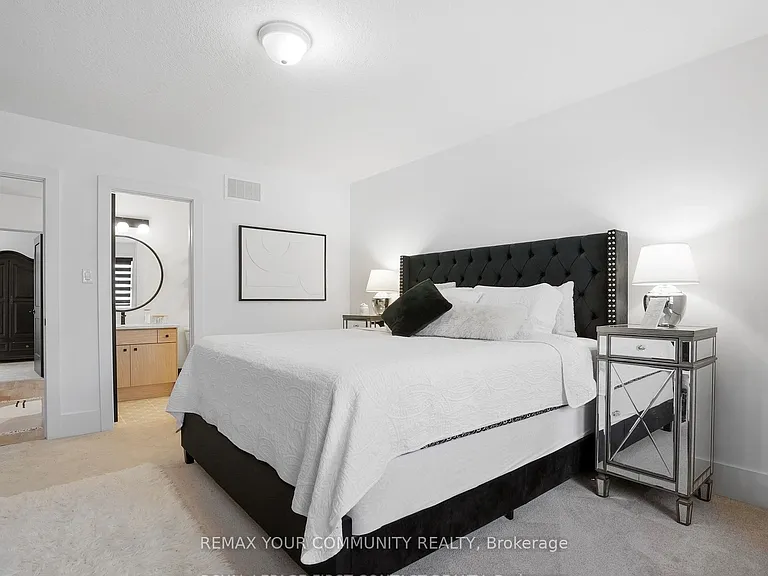 8 Kiernan Cres N — Photo 15