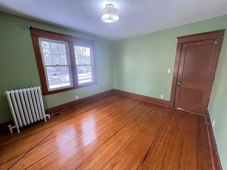 184 Hartford Ter — Photo 32