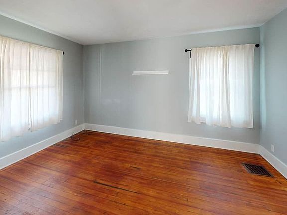 5th image of 1213 W Gilbert St