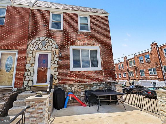 4th image of 640 Robbins St