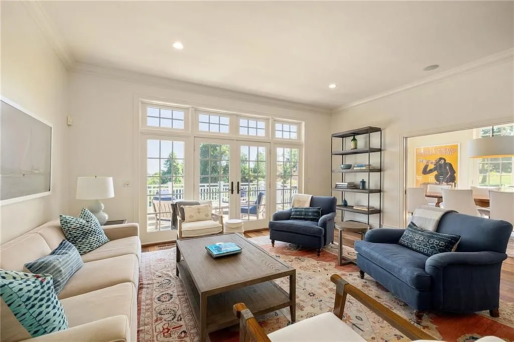 4 bed, 3.0 bath, 5285 sqft, $9,000 — Photo 3