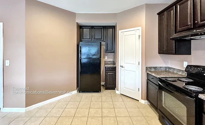 1054 Countess Ln — Photo 5