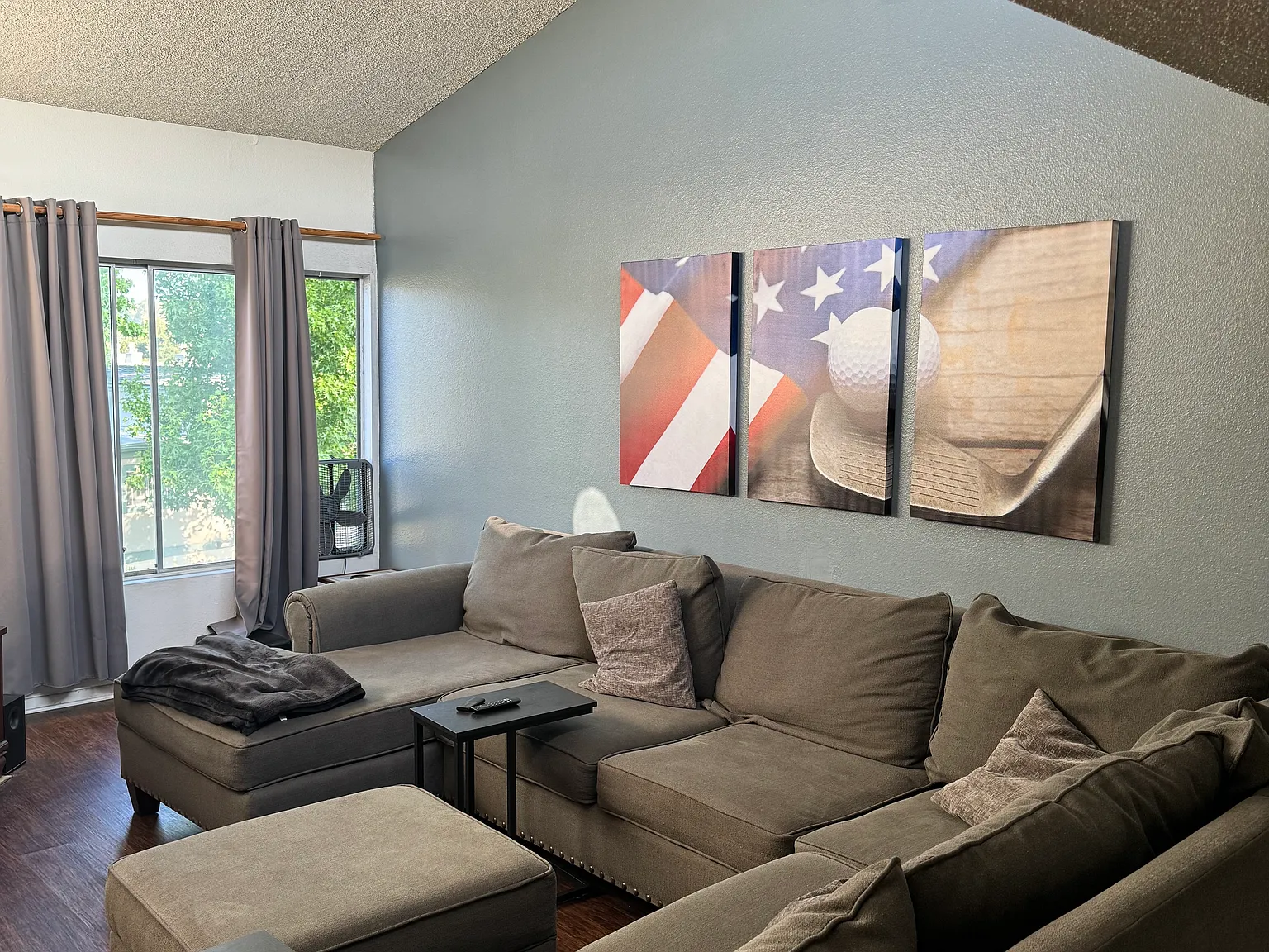 2 bed, 1.5 bath, 1048 sqft, $1,200 — Photo 2