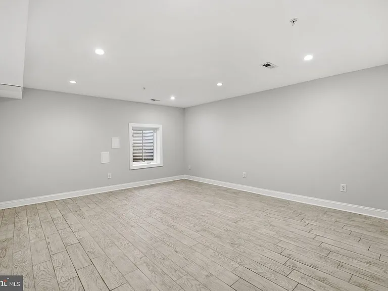 1820 Independence Ave SE #1 — Photo 18