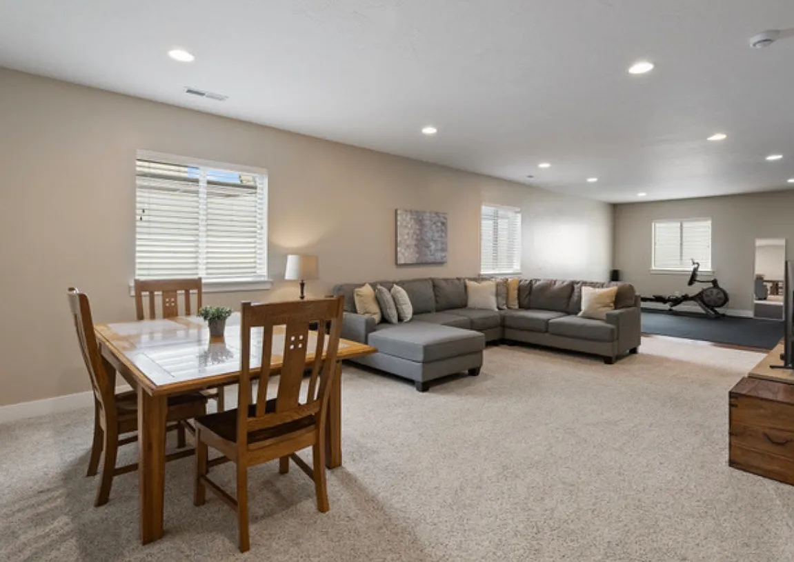 3 bed, 3255 sqft, $3,100 — Photo 1