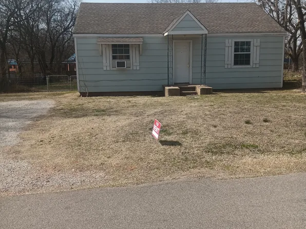 504 S 5th St, Noble, OK 73068