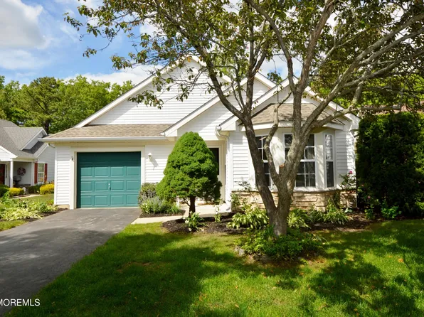 2715 Meadow Lake Drive, Toms River, NJ 08755