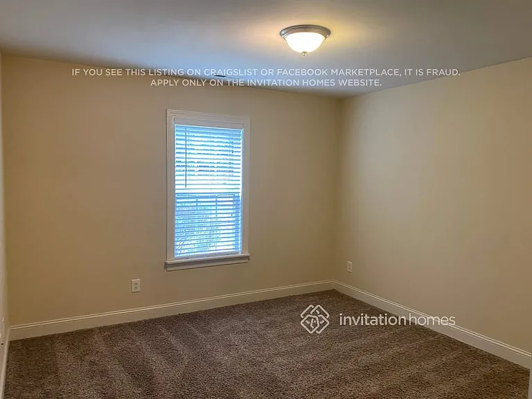 2420 Laura Dr — Photo 8