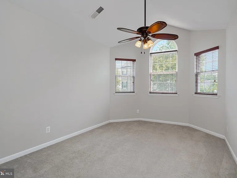 13960 Greendale Dr — Photo 10