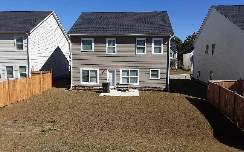5 bed, 3.0 bath, 2825 sqft, $2,650 — Photo 4