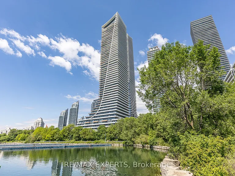 30 Shore Breeze Dr #1215 — Photo 1