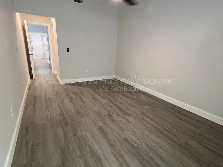 914 Robinhood Ct — Photo 19