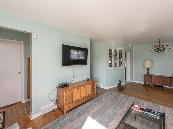5th image of 1311 Jeff St