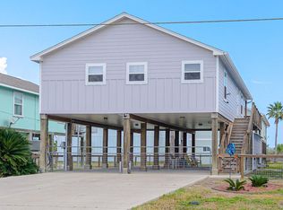 1208 S Live Oak St, Rockport, TX 78382