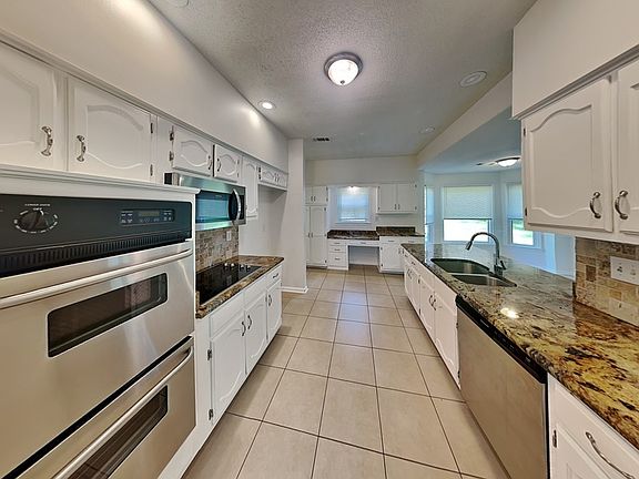 5th image of 722 Cedar Brake Dr