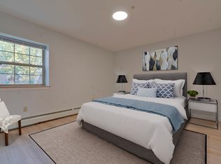 16 Kirk St APT K, Springvale, ME 04083