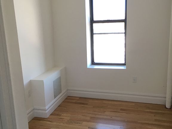 3rd image of 2305 30th Ave APT D5