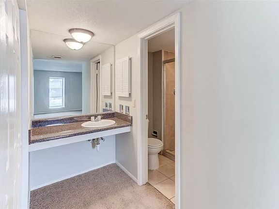 5th image of 6573 Poplar Ave APT 2
