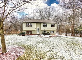 27 Crest Ave, Macedon, NY 14502